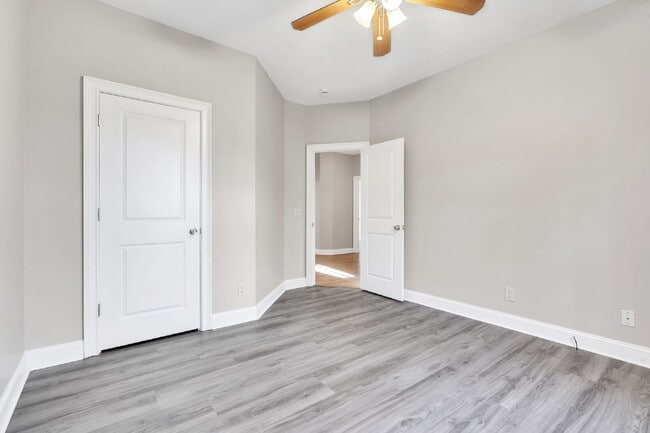 Building Photo - Beautifully 3-Bed Oasis in Travelers Rest with Granite Kitchen & Cozy Fireplace