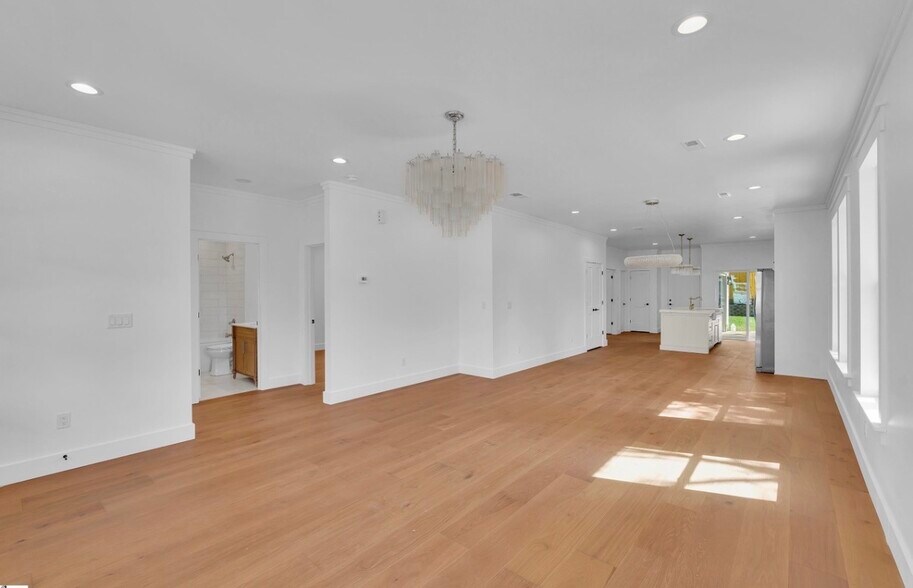 Building Photo - 119 Maco St