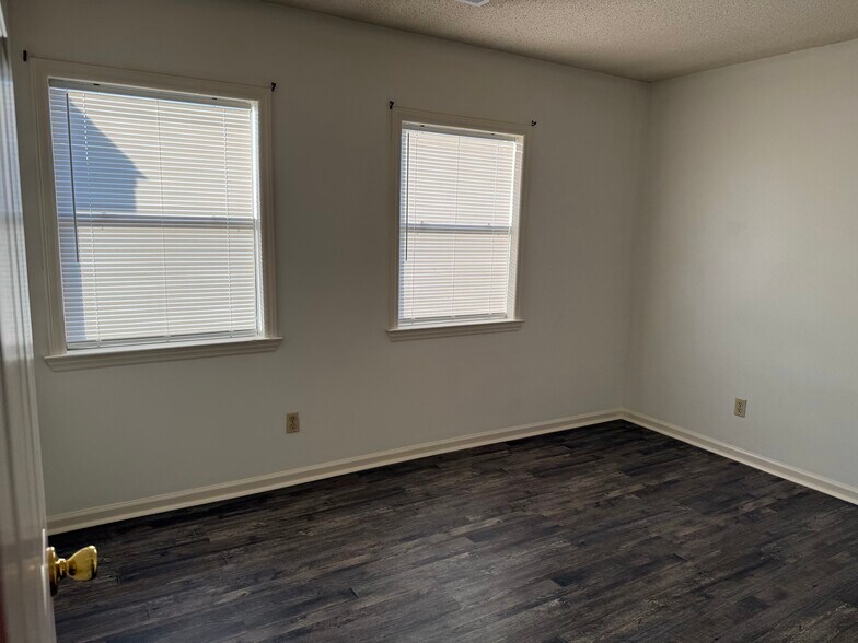 Left front bedroom - 796 Chestnut St