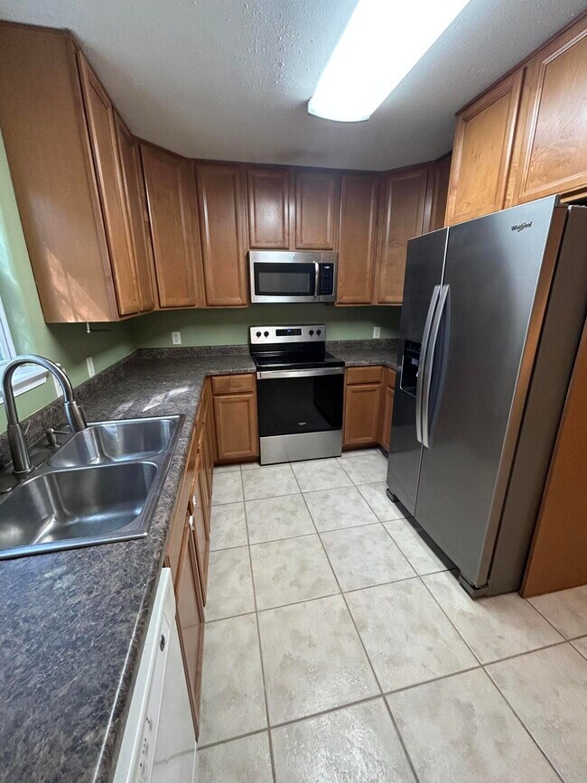 Building Photo - 70 Cypress Ln