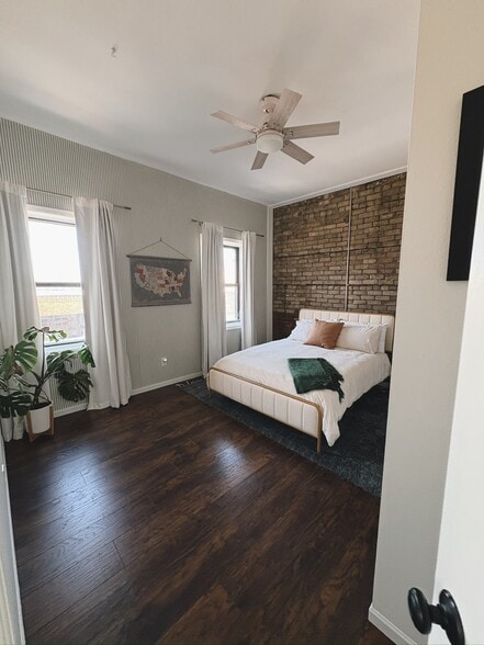 Building Photo - 100 State St N