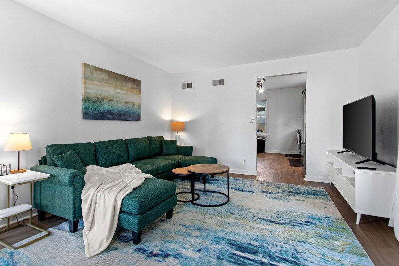 Building Photo - 916 Quincy St