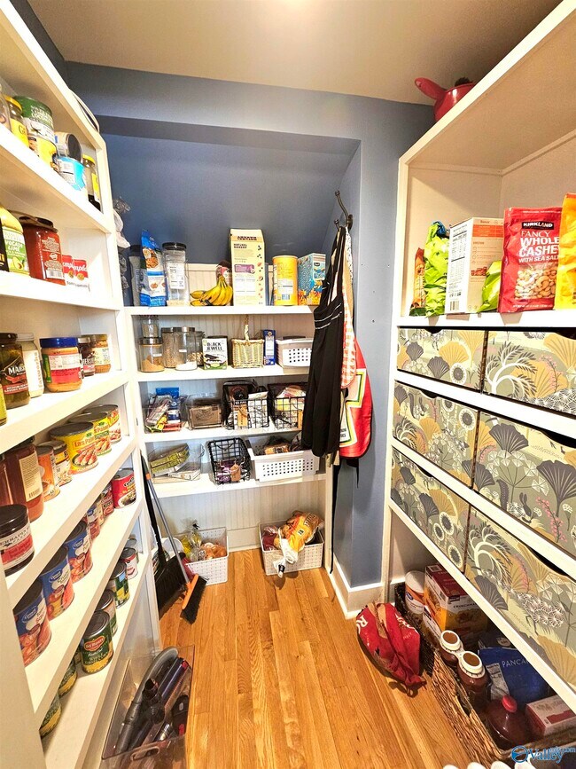 Building Photo - 3002 Brook Park Dr SE