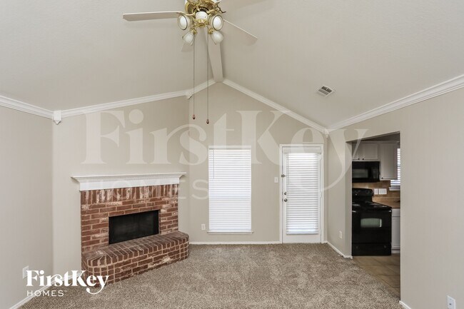 Building Photo - 312 Pin Oak Ln