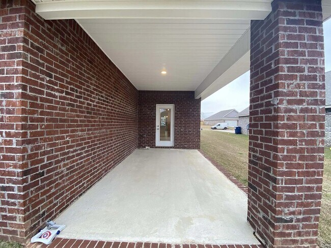 Building Photo - 1348 Rosefield Dr W