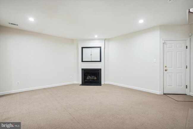 Building Photo - 4524 Fair Valley Dr