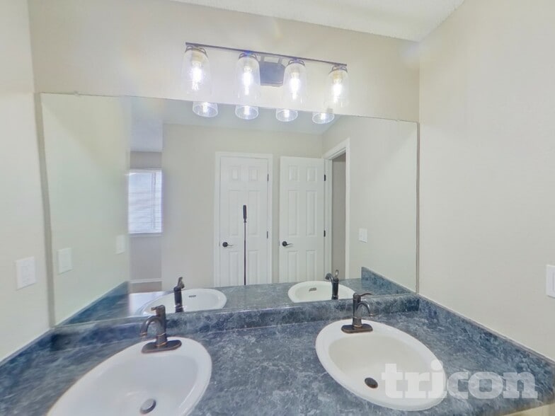 Building Photo - 12155 Monaco Dr
