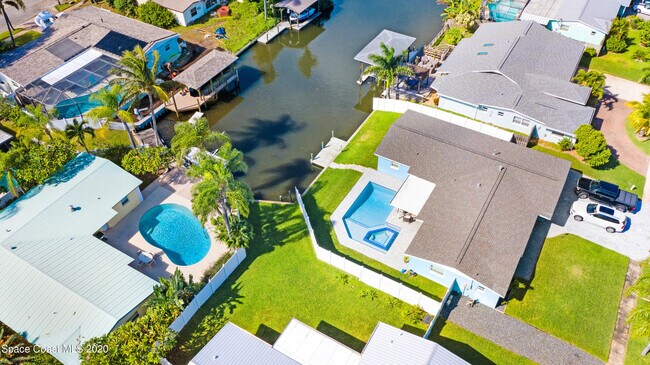 Building Photo - 409 Finch Dr