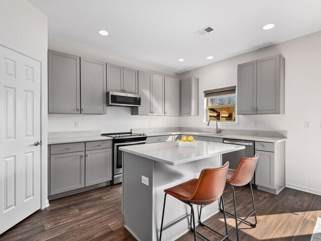 Building Photo - Beautiful Home with Room to Spare in Arden!