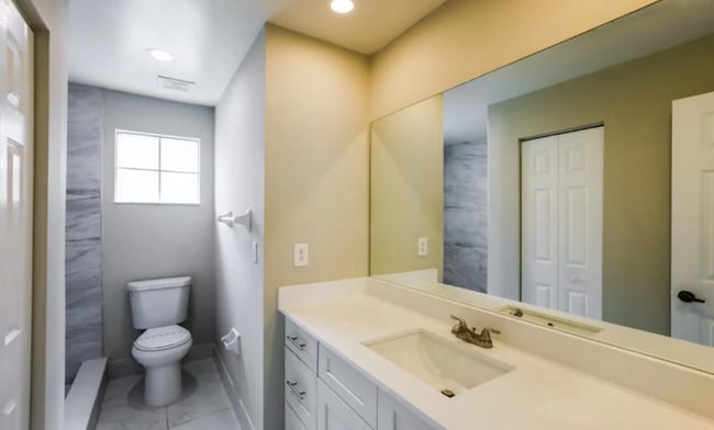 Building Photo - 22 14th Ave