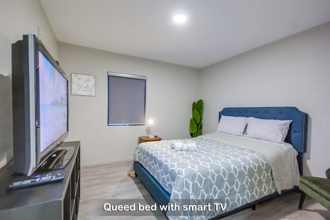 Building Photo - 5551 Churchward St