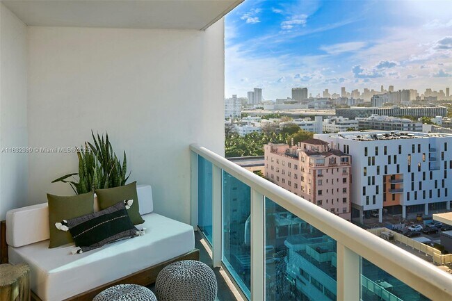 Building Photo - 2301 Collins Ave