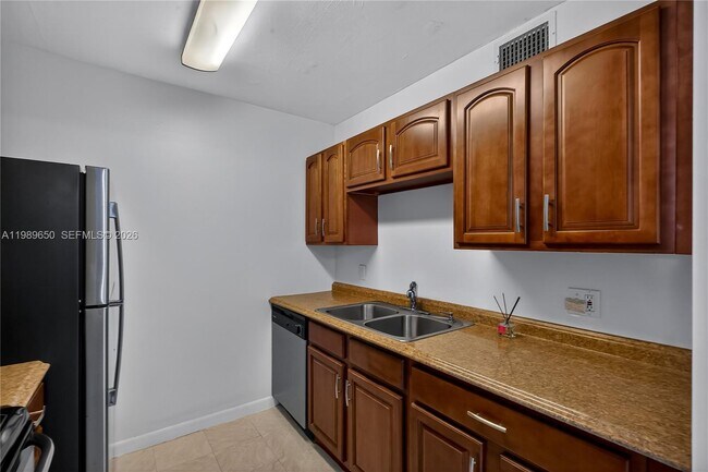 Building Photo - 400 SW 134th Way