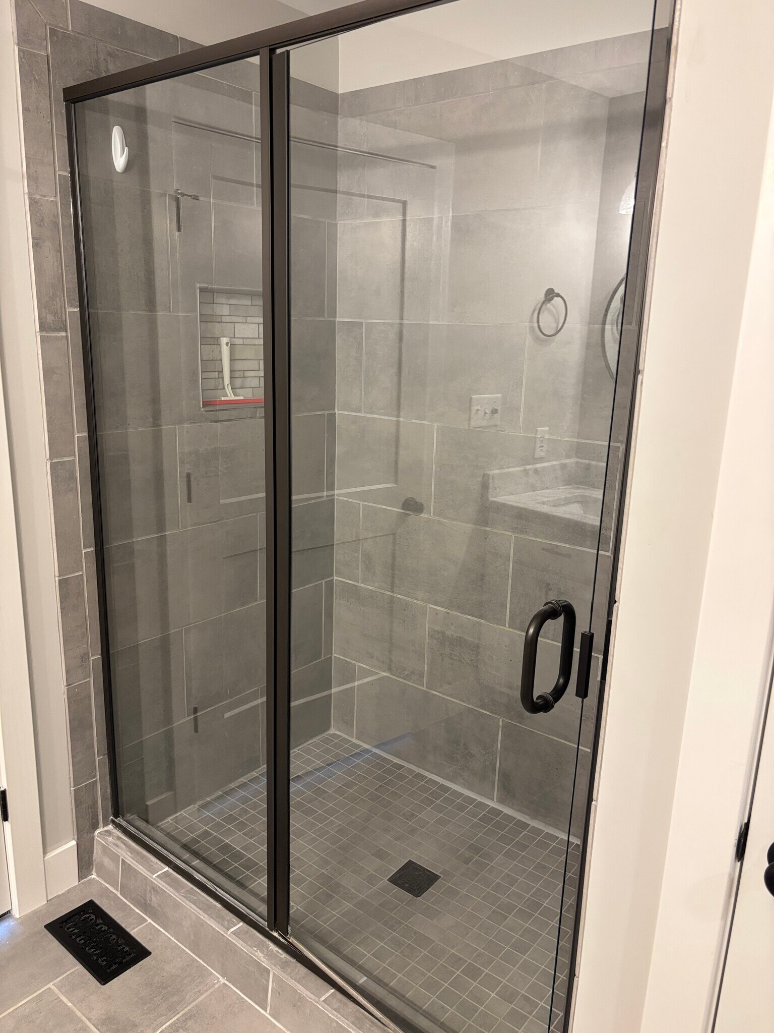 Master Shower - 1013 Oakmont Ln