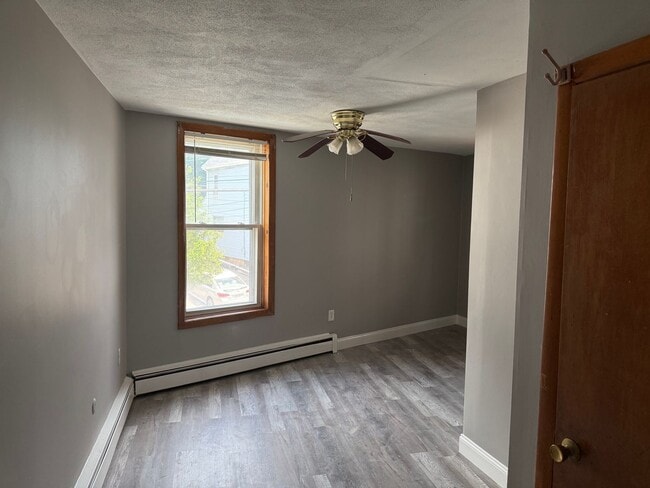 Building Photo - 781 Winthrop Ave