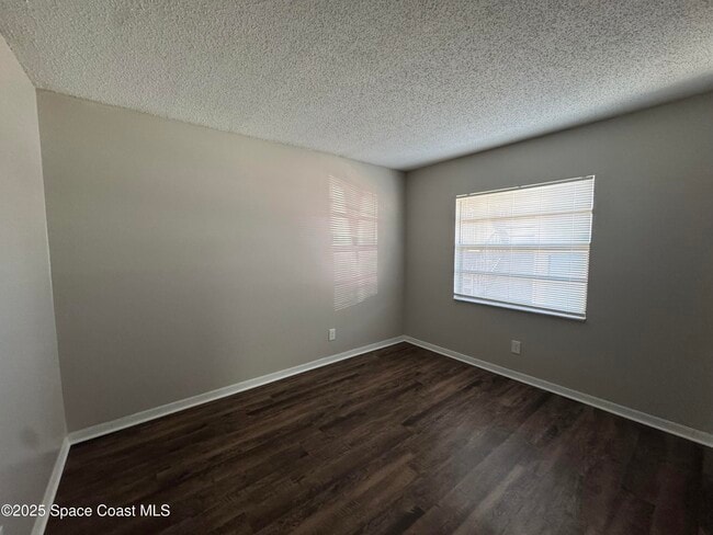 Building Photo - 1039 Regency Dr