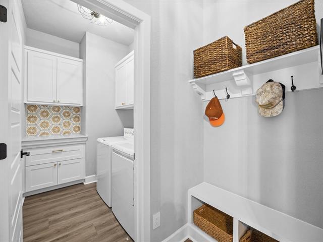 Building Photo - 2325 Offerande Dr