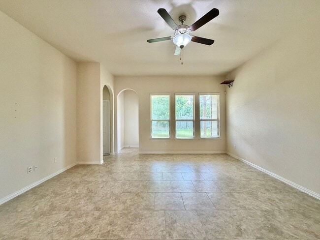 Building Photo - 908 Arvada Dr
