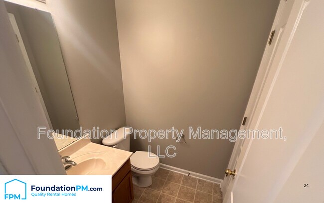 Building Photo - 9115 Cinderhill Cove W