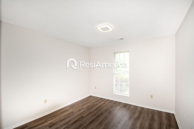 Building Photo - Fully Renovated 3BR/2B home in Olive Branch