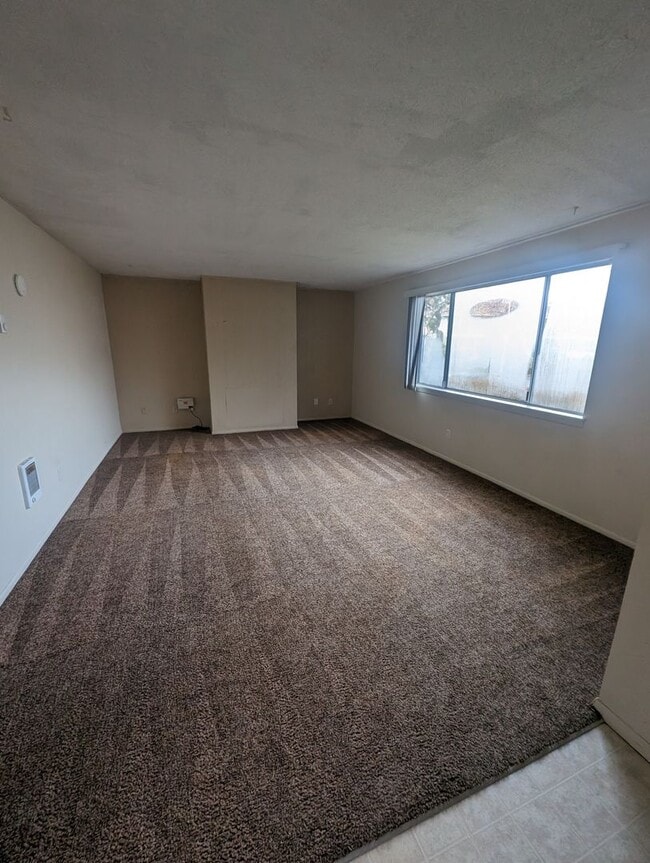 Building Photo - 235/237 Whitesell St W