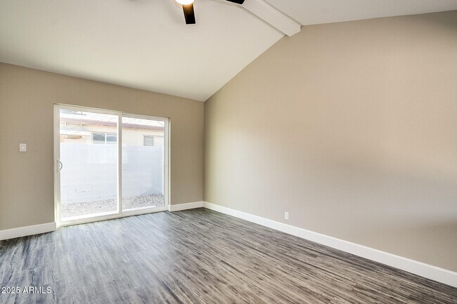 Building Photo - 211 S Doran