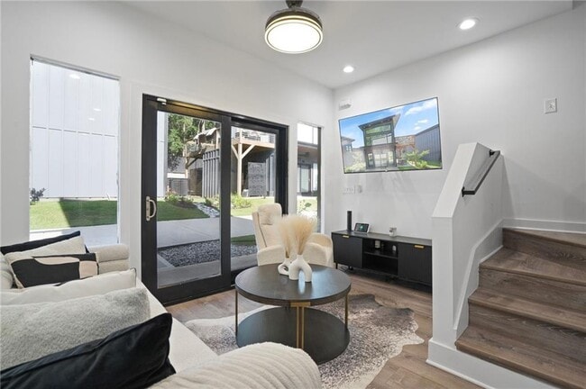 Building Photo - 3120 Godby Rd