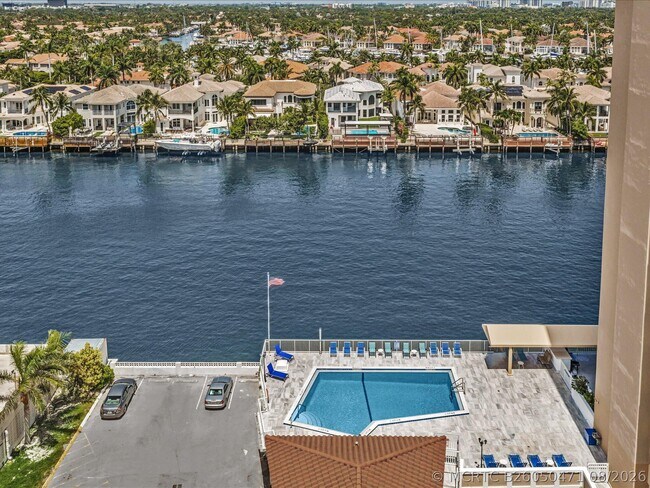 Building Photo - 1410 S Ocean Dr