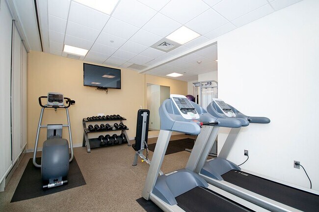 Building Photo - 43 Westland Ave