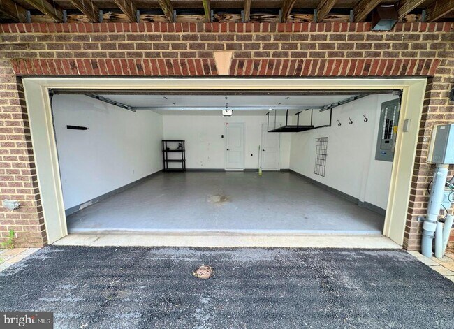 Building Photo - 9160 Landon House Ln