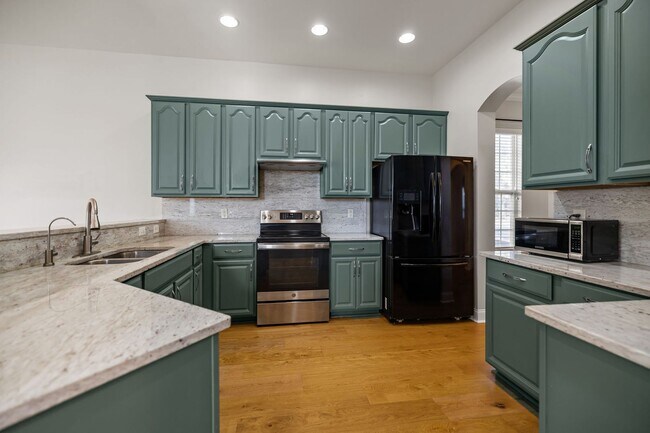 Building Photo - 10724 Alvarado Way