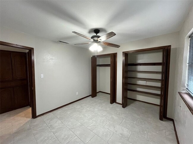 Building Photo - 1505 Kingston Rd