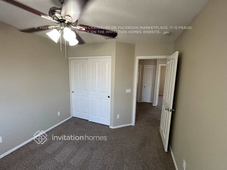 Building Photo - 6707 W Desert Ln