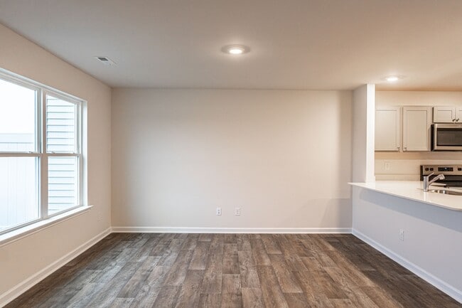 Building Photo - 219 US-1