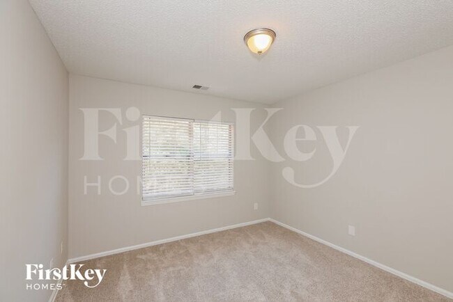 Building Photo - 13835 Poppleton Ct