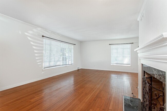 Building Photo - 6915 Inverness Ln