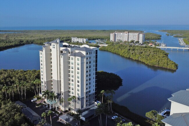 Building Photo - 420 Cove Tower Dr