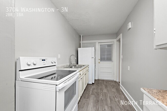 Building Photo - 3704 Washington-3N