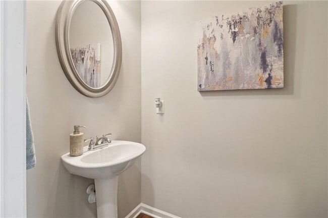 Building Photo - 3890 Clarington Dr