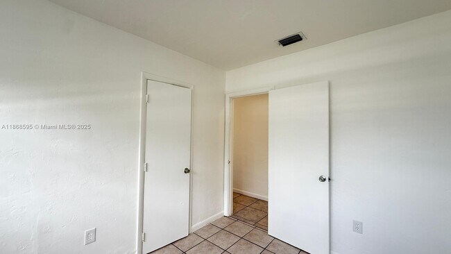 Building Photo - 2900 NW 5th St