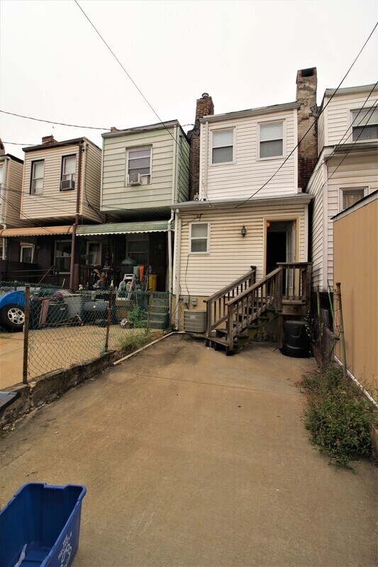 Building Photo - 1819 Jackson St