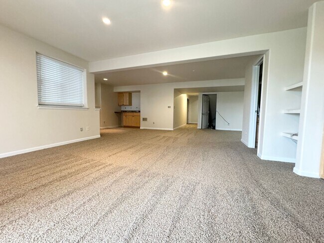 Building Photo - Stunning 4 Bedroom, 3.5 Bath with 3 car attached garage Home in Paragon Estates in Fort Collins, CO
