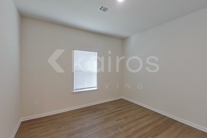 Building Photo - 3440 Bridgewood Dr