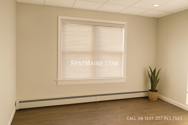 Building Photo - 109 Main Rd N