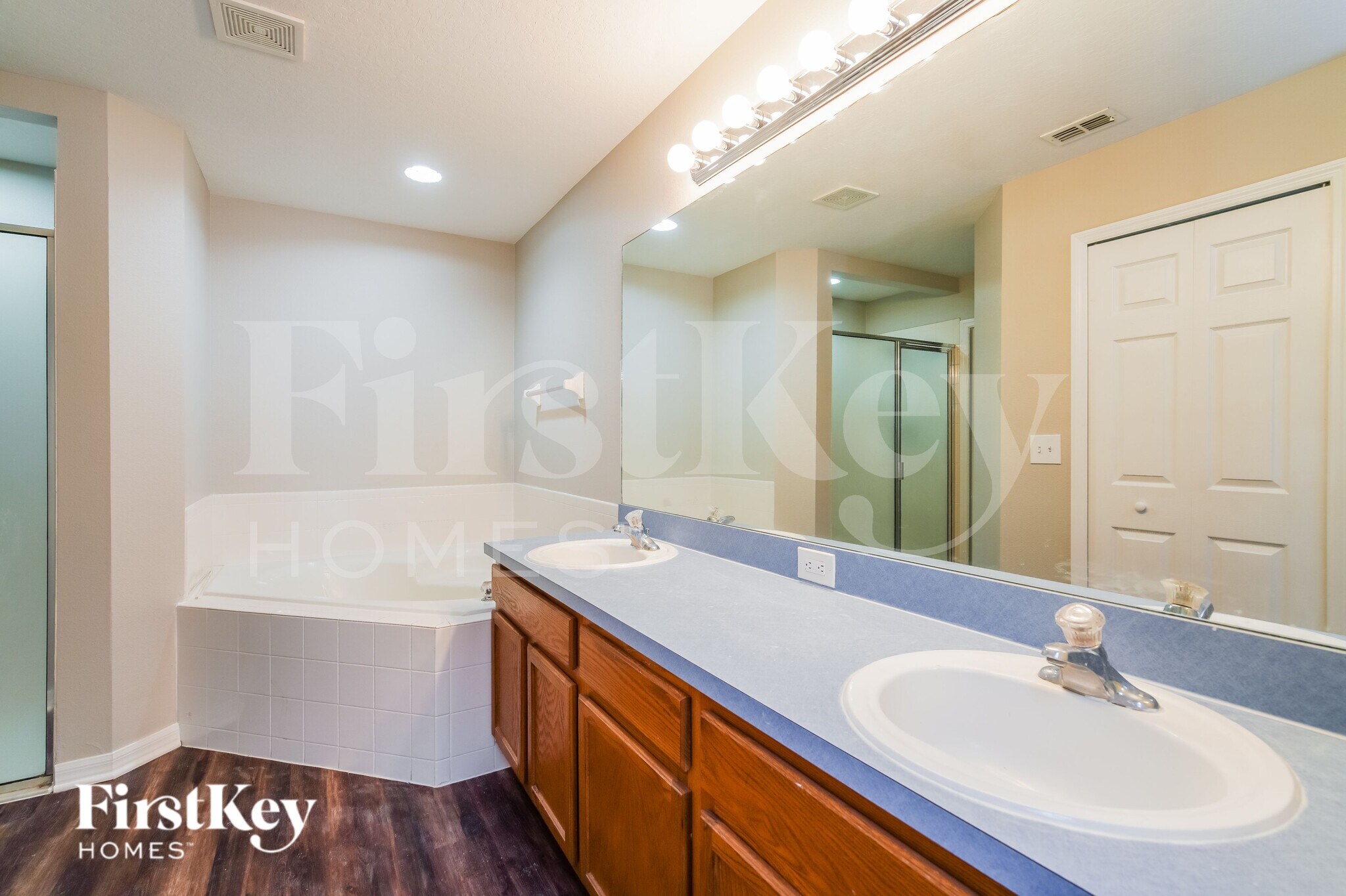 Building Photo - 649 Rosaro Ct