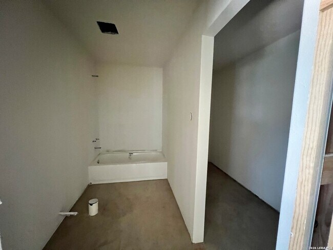 Building Photo - 478 Valley View St