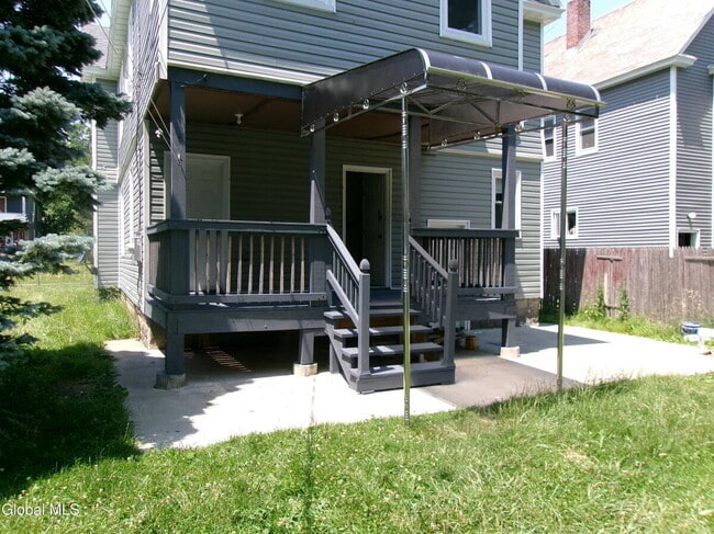 Building Photo - 1338 Parkwood Blvd