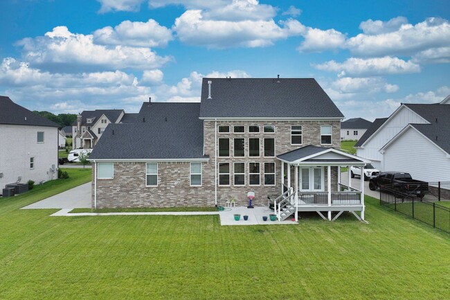 Building Photo - **EXECUTIVE 2022-BUILT HOME IN WILLIAMSON ...