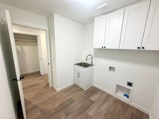 Building Photo - 400 Malibu St SW