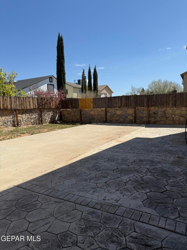 Building Photo - 14157 Tierra Delfin Dr